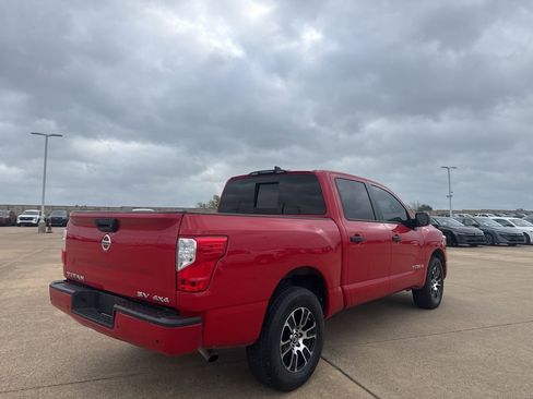 Used 2022 Nissan Titan SV image 25