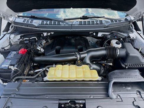 Used 2019 Ford F150 Platinum w/ Technology Package AWD/4WD image 33