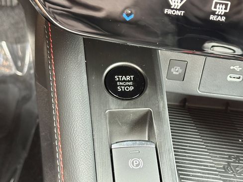 New 2026 Nissan Kicks SR AWD/4WD image 32
