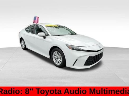 Used 2026 Toyota Camry LE FWD image 10