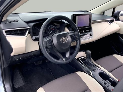Used 2025 Toyota Corolla LE FWD image 17
