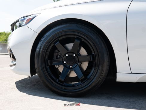 Used 2019 Honda Accord Touring image 10