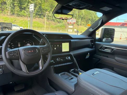 New 2026 GMC Sierra 2500 AT4 w/ AT4 Premium Plus Package AWD/4WD image 18
