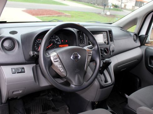 Used 2018 Nissan NV200 SV image 13