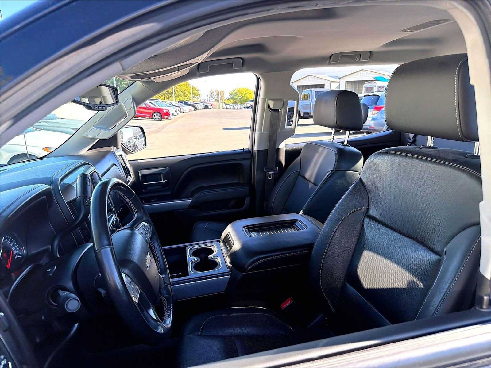 Used 2018 Chevrolet Silverado 1500 LTZ Z71 w/ LTZ Plus Package AWD/4WD image 27