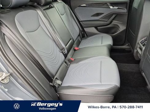 Certified 2026 Volkswagen Tiguan SE R-Line AWD/4WD image 27