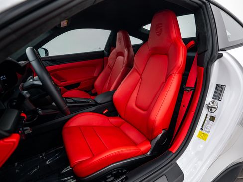 Certified 2024 Porsche 911 GT3 RWD image 5