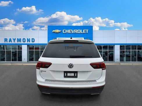 Used 2021 Volkswagen Tiguan SE FWD image 4