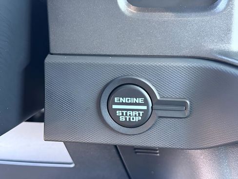 Used 2024 Ford Bronco Badlands image 18