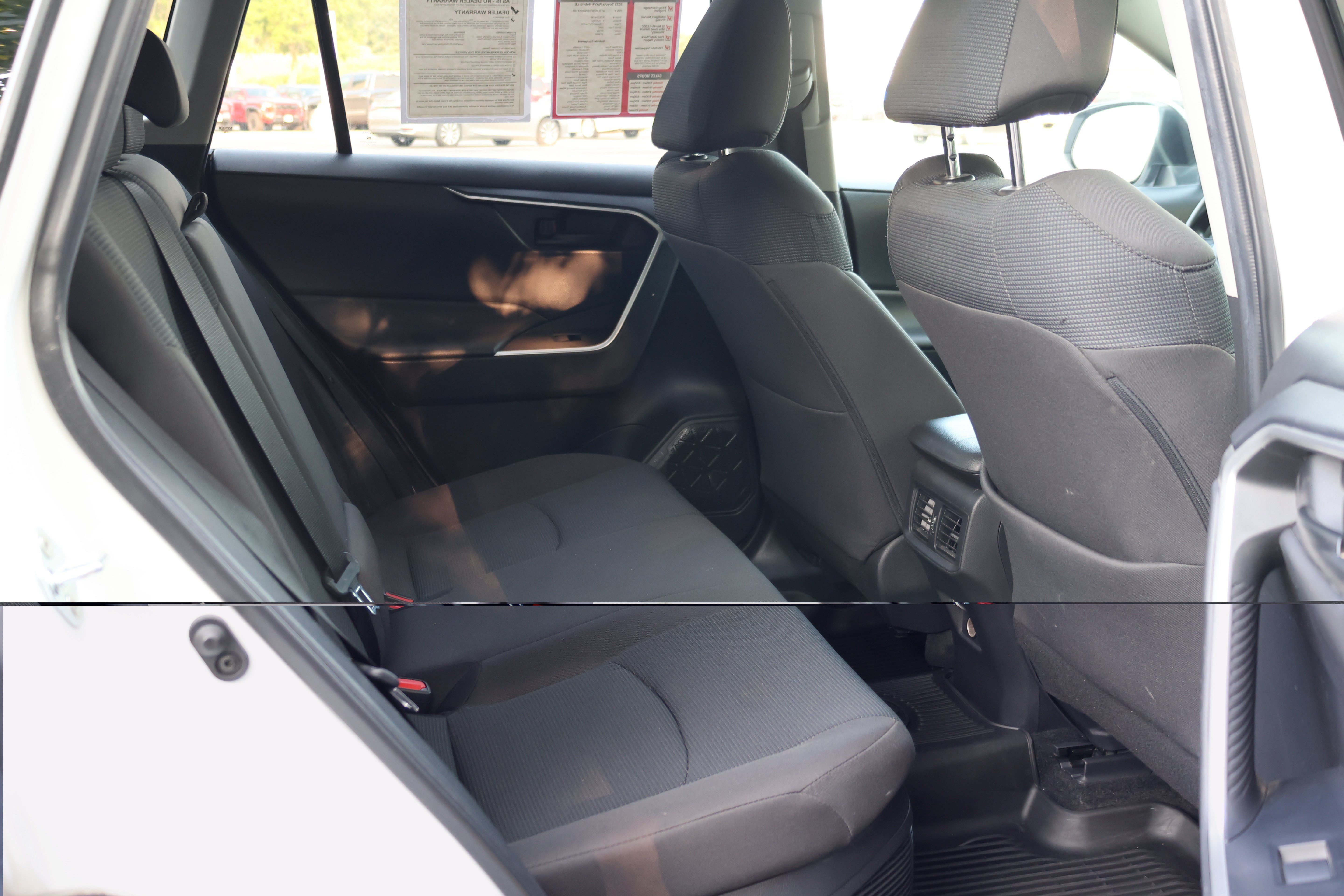 Used 2022 Toyota RAV4 LE AWD/4WD image 17