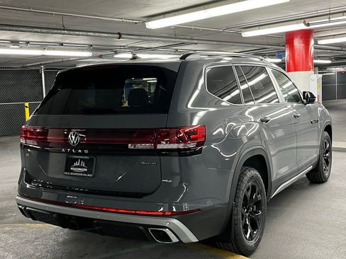 New 2026 Volkswagen Atlas Peak Edition image 6
