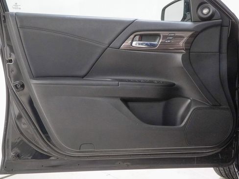 Used 2016 Honda Accord EX-L image 17