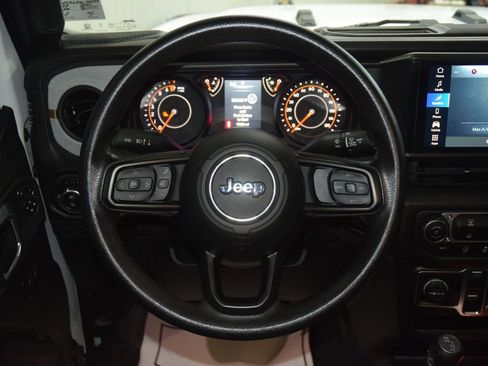 Used 2024 Jeep Gladiator Sport AWD/4WD image 33