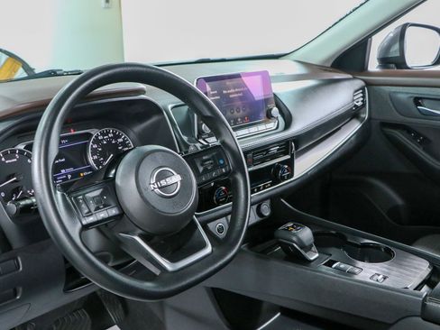 Used 2023 Nissan Rogue SV FWD image 21
