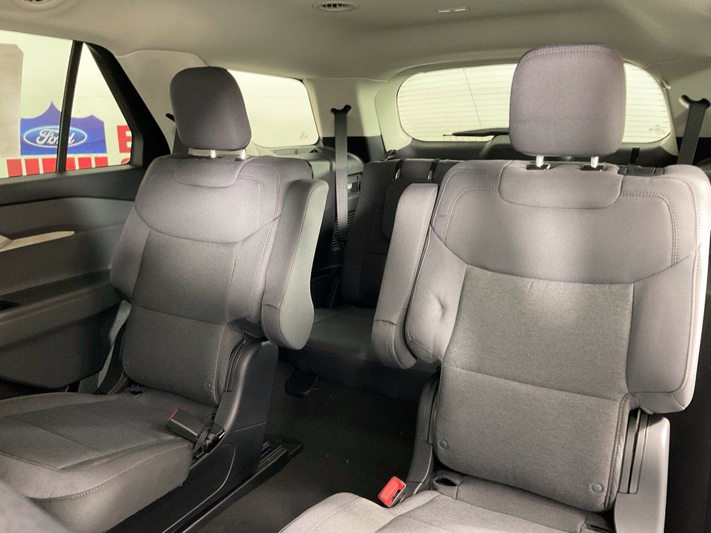 New 2026 Ford Explorer Active RWD image 16