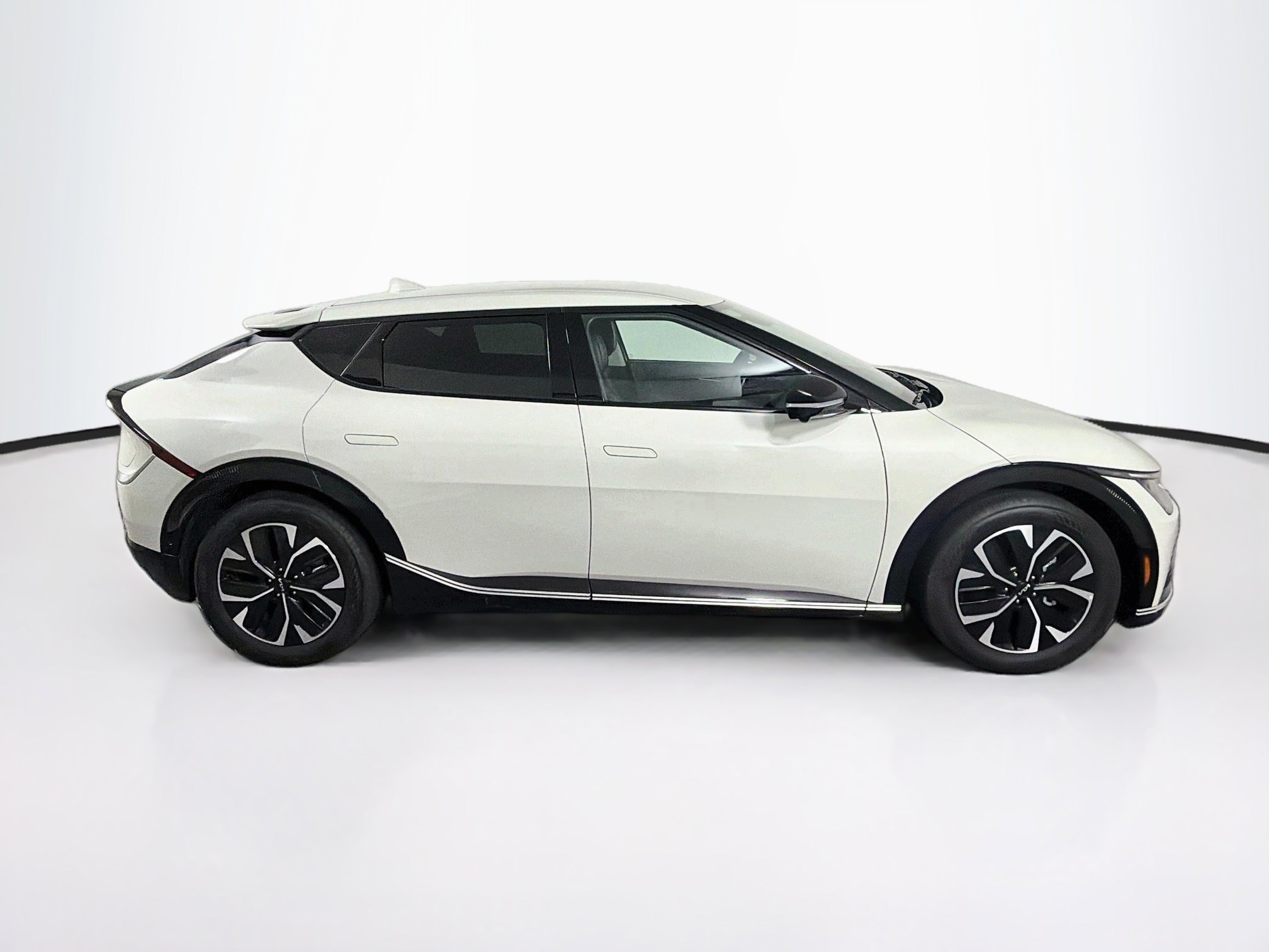 Used 2024 Kia EV6 Wind w/ Wind Technology Package RWD image 10