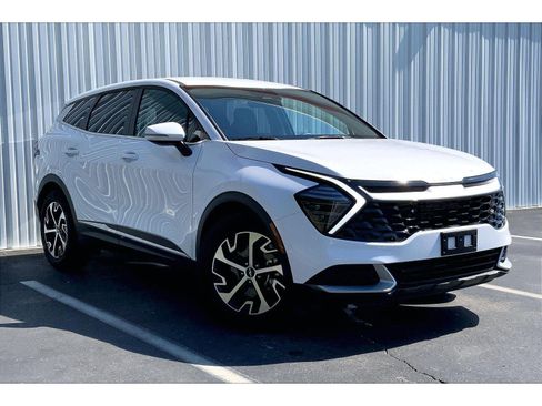 Used 2025 Kia Sportage EX FWD image 31