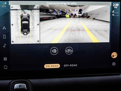 Used 2025 Land Rover Defender 110 S image 32