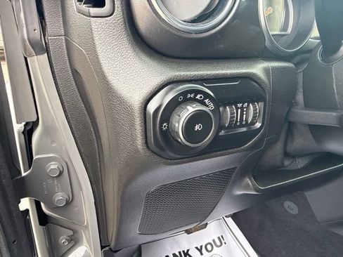 Used 2021 Jeep Wrangler Unlimited Sahara AWD/4WD image 18