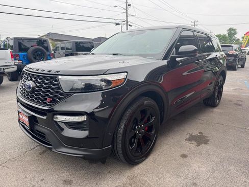 Used 2021 Ford Explorer ST w/ Equipment Group 401A AWD/4WD image 2