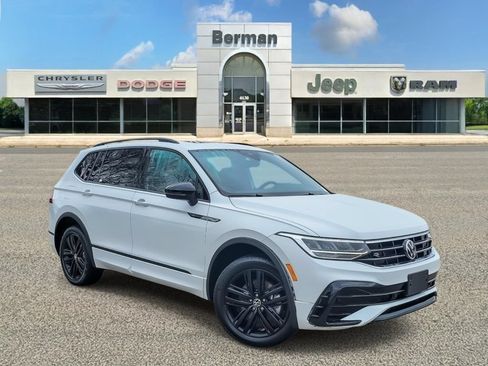 Used 2022 Volkswagen Tiguan SE R-Line AWD/4WD image 1
