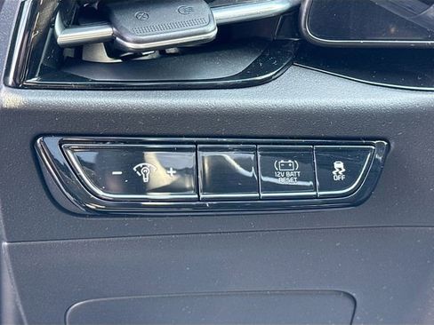 Used 2023 Kia Niro EX Touring image 13