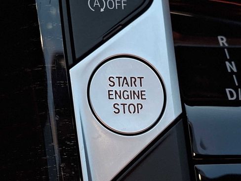 Used 2023 BMW 330i xDrive Sedan w/ Convenience Package image 28