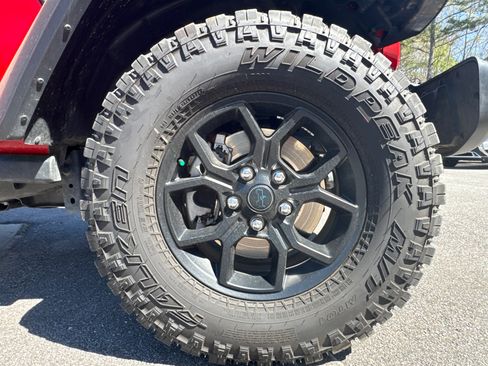 Used 2025 Jeep Wrangler Willys image 13