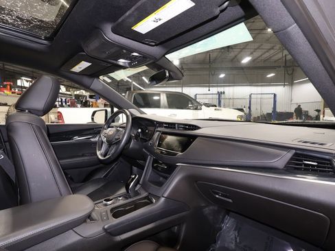 Certified 2025 Cadillac XT5 Premium Luxury image 28