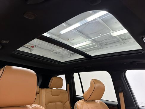Used 2022 Jeep Grand Cherokee Summit AWD/4WD image 13