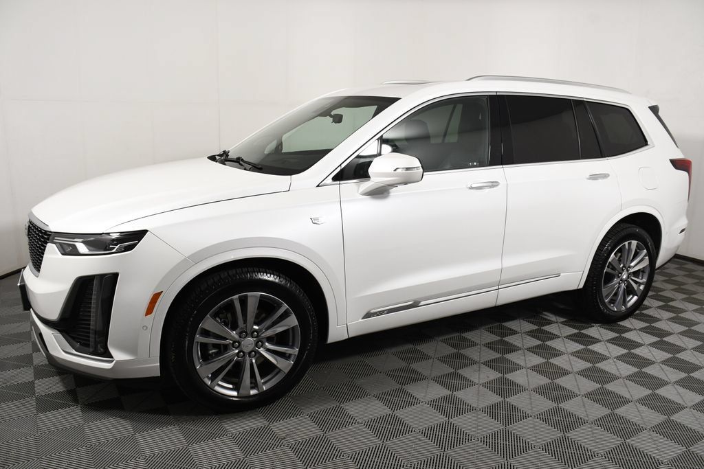 Used 2023 Cadillac XT6 Premium Luxury w/ Technology Package AWD/4WD image 2