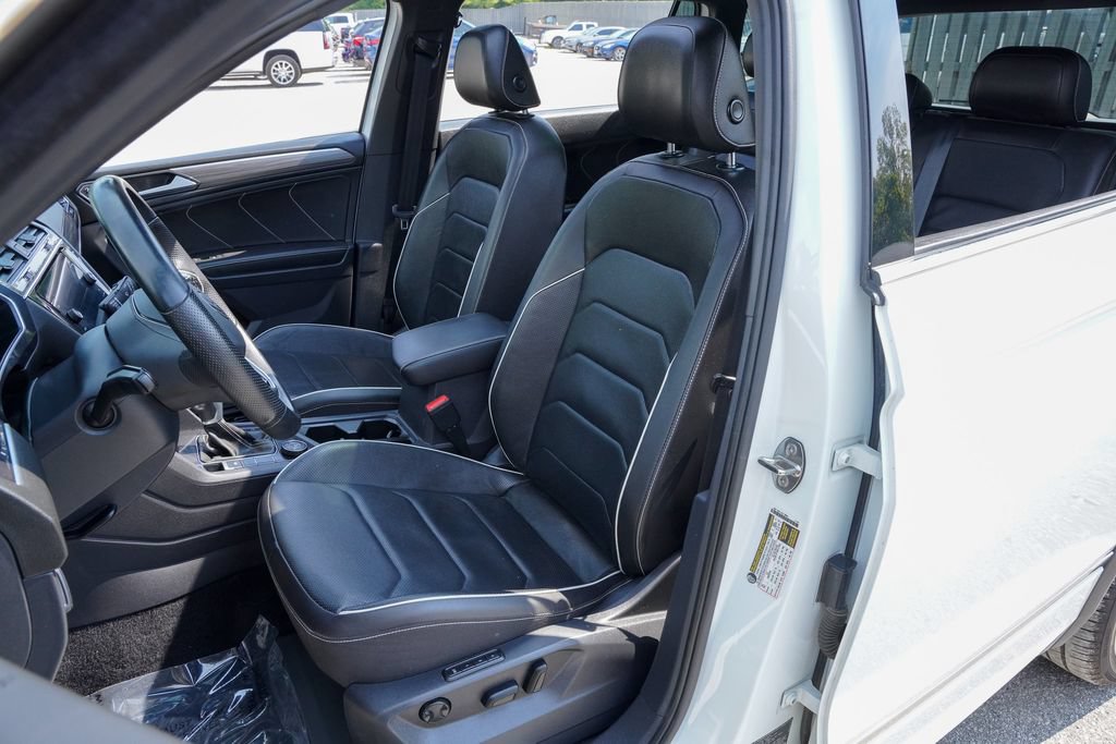 Used 2022 Volkswagen Tiguan SEL R-Line AWD/4WD image 25