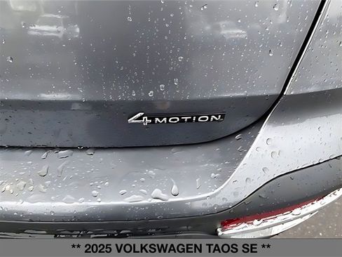 Used 2025 Volkswagen Taos SE w/ Panoramic Sunroof Package image 10