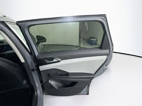 Used 2022 Volkswagen Taos SE FWD image 29