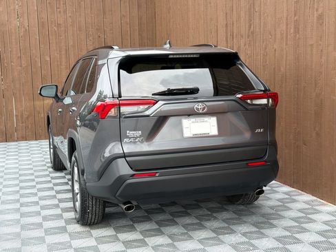 Used 2025 Toyota RAV4 XLE FWD image 16