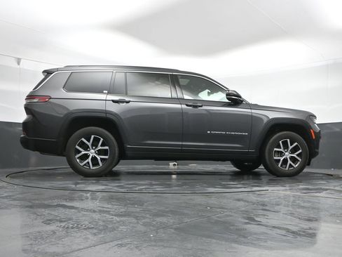 Used 2024 Jeep Grand Cherokee L Limited w/ Luxury Tech Group II image 42