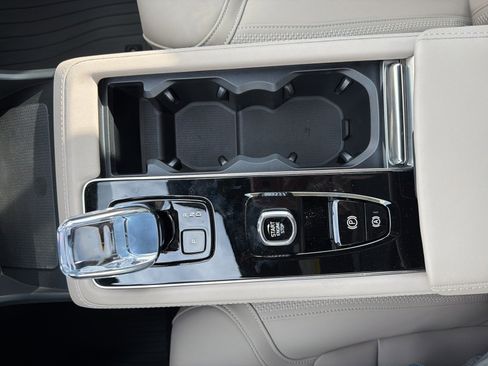 New 2026 Volvo XC90 T8 Plus w/ Protection Package Premier image 30