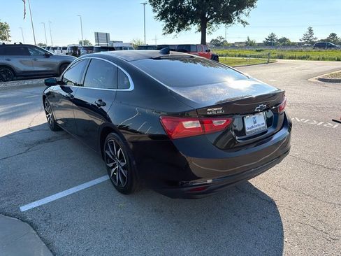 Used 2017 Chevrolet Malibu LT w/ Leather Package FWD image 5