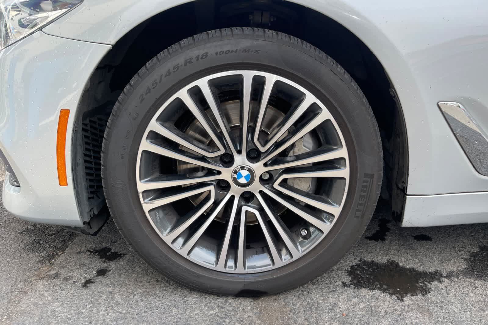 Used 2018 BMW 530i xDrive AWD/4WD image 13