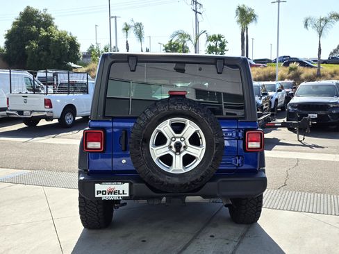 Used 2018 Jeep Wrangler Unlimited Sport AWD/4WD image 4