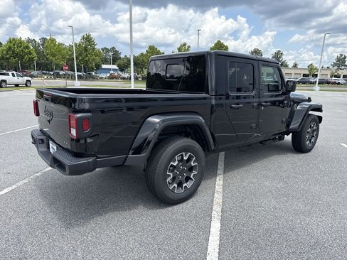Used 2026 Jeep Gladiator Sport AWD/4WD image 8