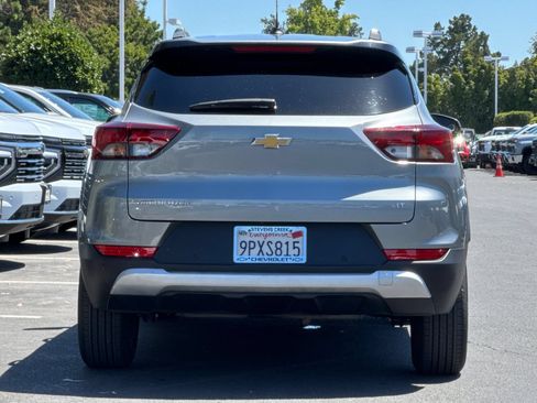 Used 2024 Chevrolet TrailBlazer LT w/ LT Cold Weather Package FWD image 6