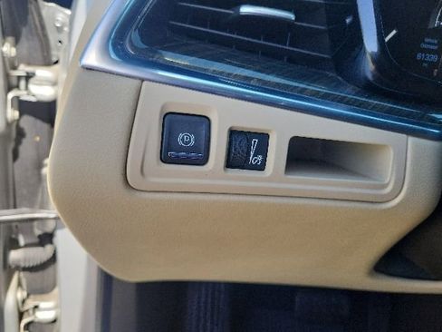Used 2019 Cadillac XT5 FWD image 41