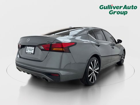 Used 2022 Nissan Altima 2.5 SR FWD image 8