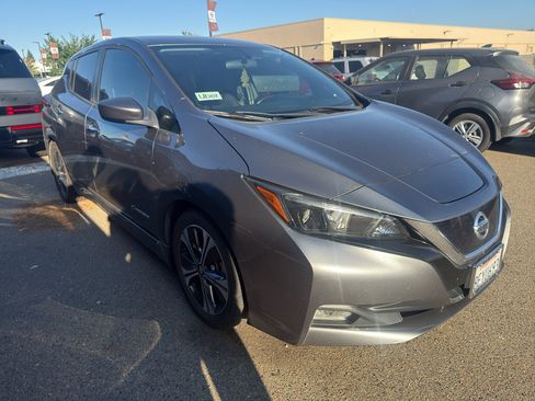 Used 2018 Nissan Leaf SV w/ Protection Package FWD image 3