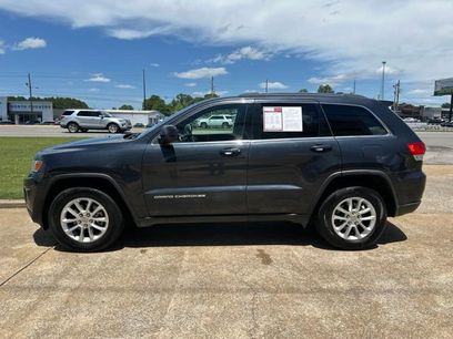 Used 2014 Jeep Grand Cherokee Laredo w/ 18" Wheel & 8.4" Radio Group