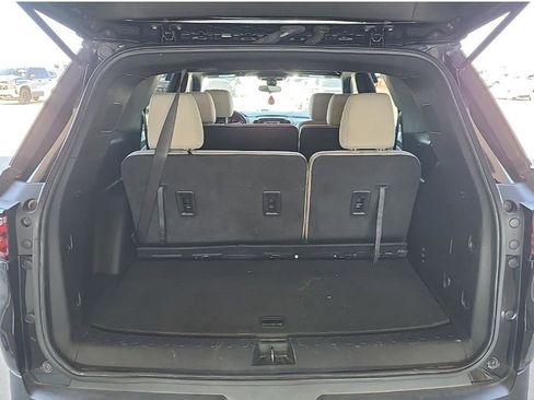 Used 2022 Chevrolet Traverse LS image 24