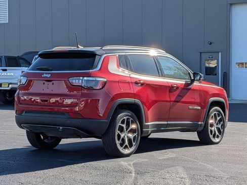 Used 2024 Jeep Compass Limited w/ Mopar Graphics Package AWD/4WD image 7