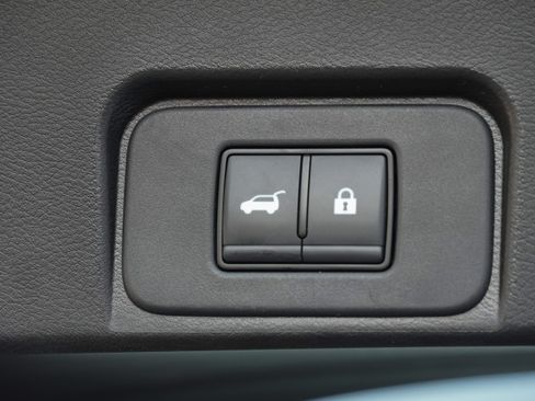 Used 2024 Nissan Rogue SL w/ SL Premium Package FWD image 36