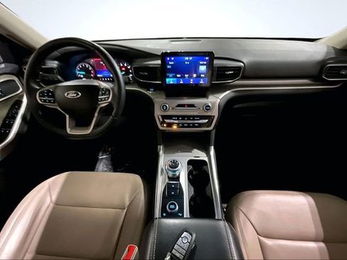 Used 2023 Ford Explorer XLT w/ Equipment Group 202A image 16